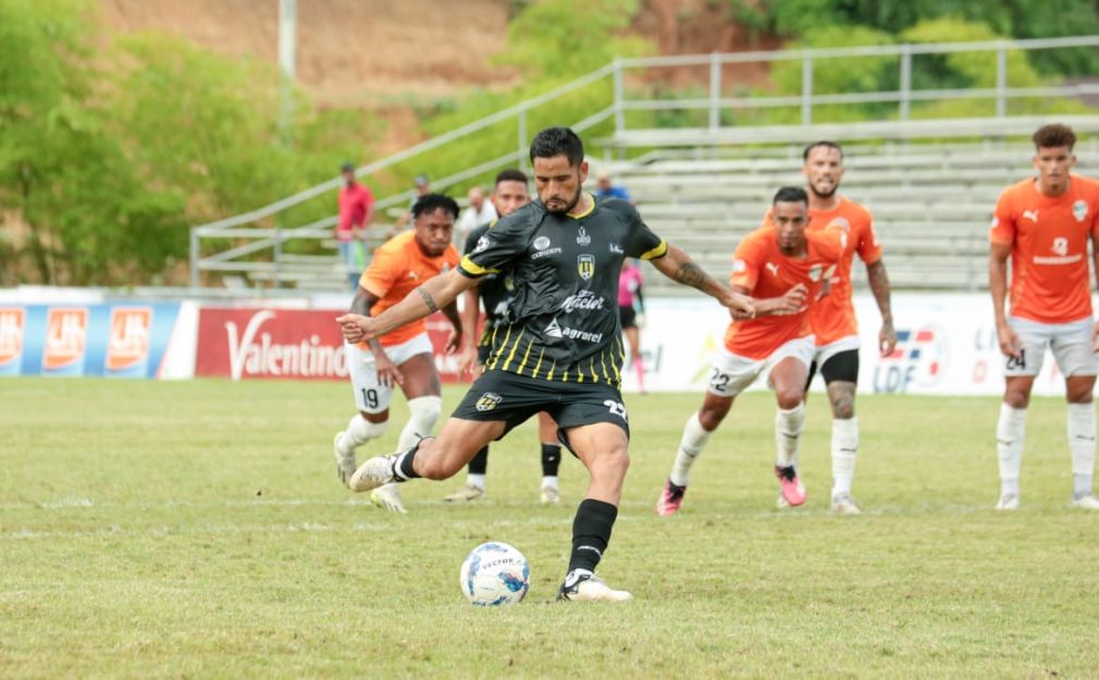 Cibao FC gana el Clásico Joven ante Moca FC en jornada 18 LDF.