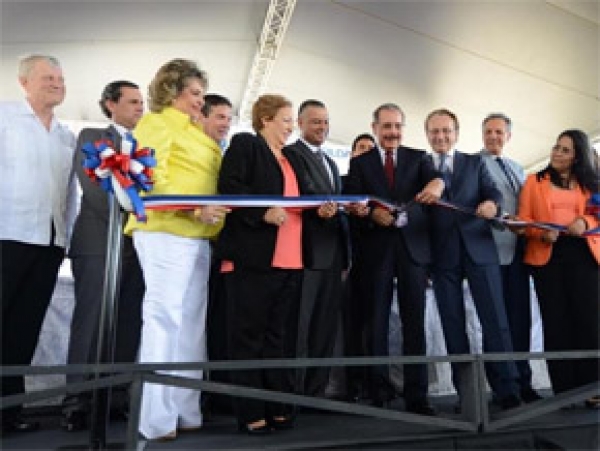 Inaugura nueva planta de costura en San Pedro Macorís 