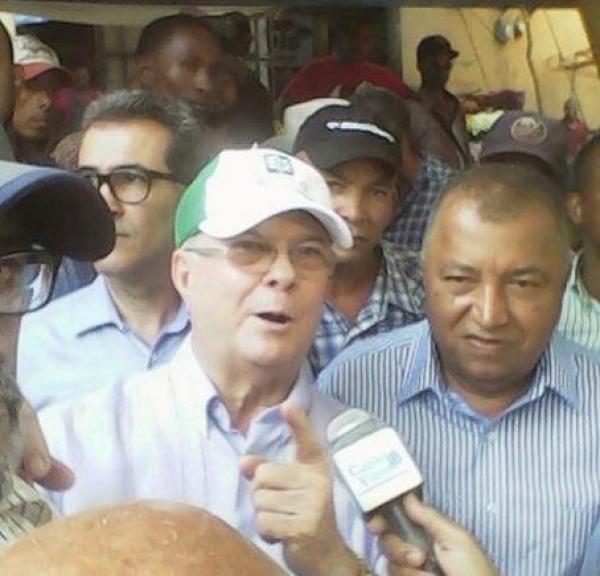 Hipólito Mejía critica &quot;asquerosidad&quot; del mercado de San Cristóbal: 