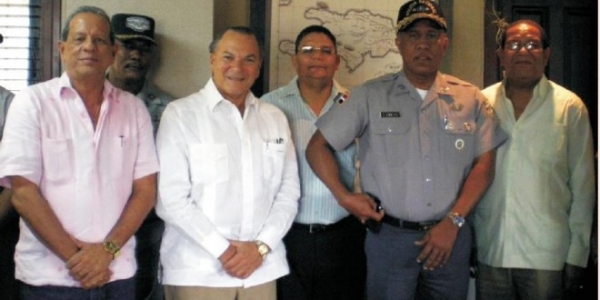 De Izquierda a Derecha, Ernesto Veloz, Fran  Rinieri,  Lucas Pérez José, y el Mayor General Manuel Castro Castillo 