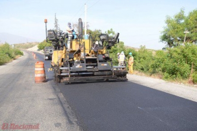 Obras Públicas trabaja en asfaltado de vías en la región Sur. 