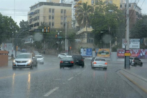 Meteorología dice lluvias continuarán hoy en el país: 
