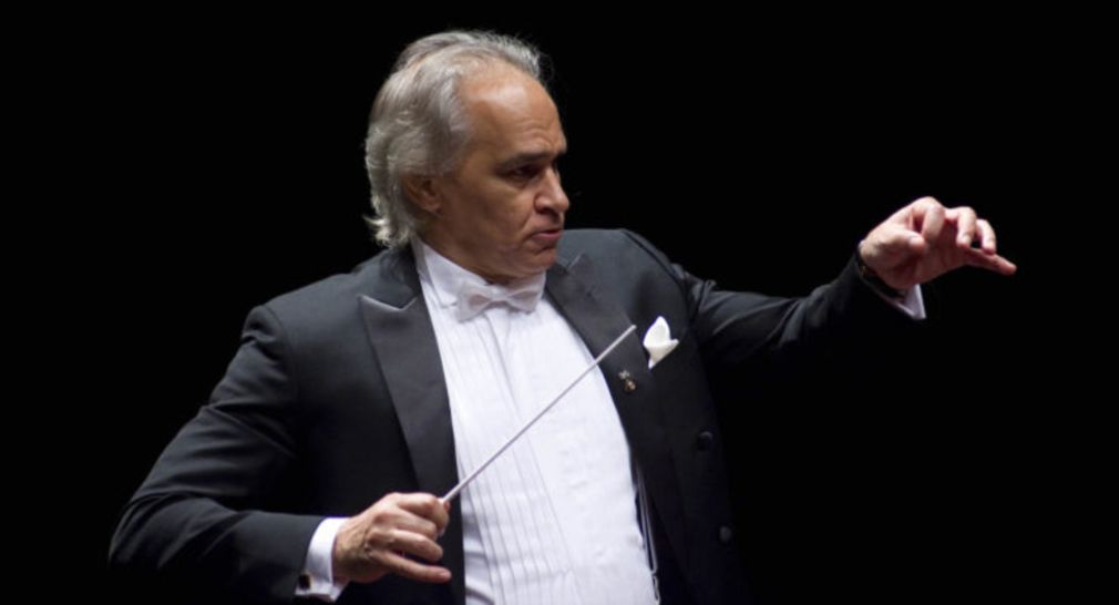 El maestro José Antonio Molina.