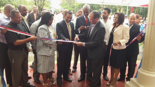 Inauguran moderno Palacio Municipal en Yaguate San Cristóbal