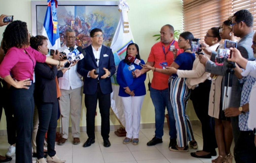 Alcalde Dío Astacio anuncia jornada de limpieza de imbornales y filtrantes en SDE.