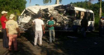 Al menos 20 heridos y un muerto en choque de dos autobuses en Punta Cana:  