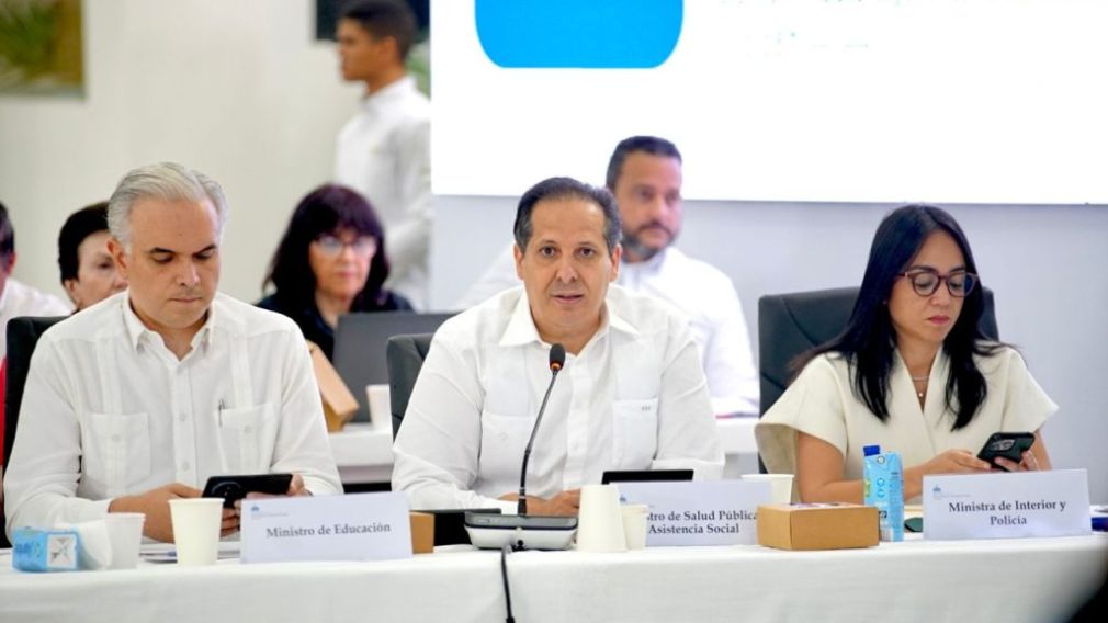 El Consejo de Ministros fue encabezado por el presidente Luis Abinader, y se presentaron los principales logros obtenidos en vacunación, vigilancia epidemiológica, control vectorial y fortalecimiento institucional. 