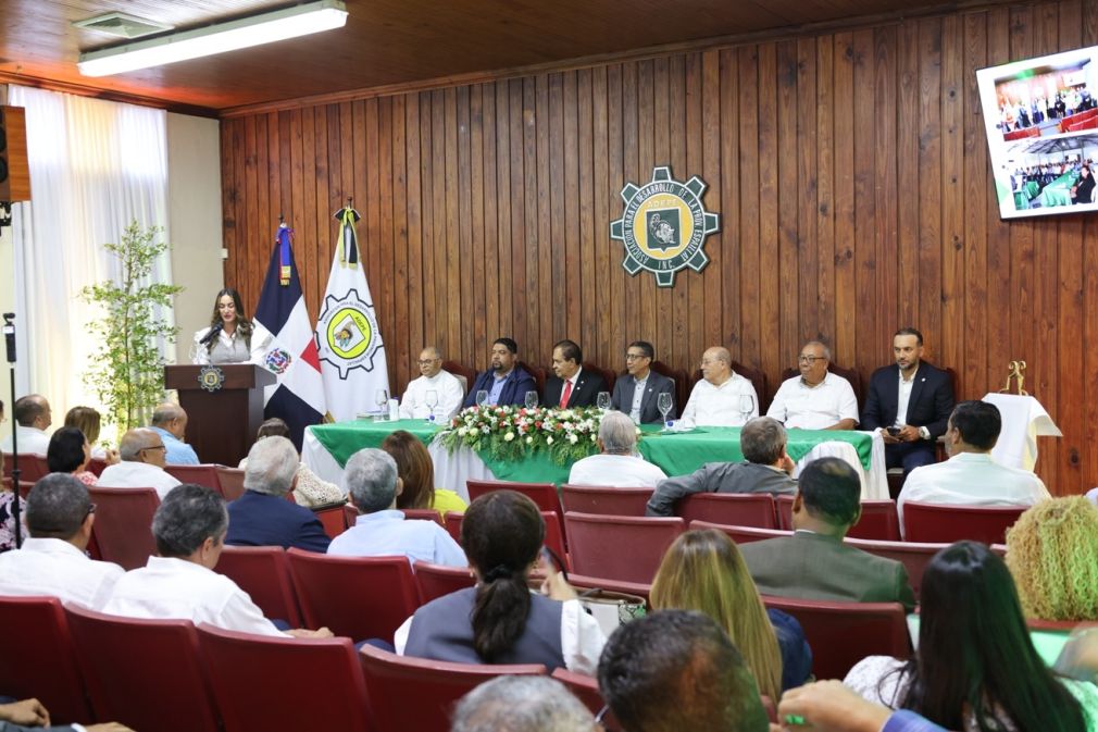 ADEPE rindió homenaje póstumo al Dr. Rubén Lulo Gitte.