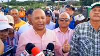 El vice-ministro de producción del ministerio de Agricultura, Eulalio Ramírez, anunció las facilidades de preparación de más de 200 mil tareas de terreno para el inicio de la siembra de habichuelas en beneficio de los productores de la zona. 
