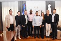 El ministro Kelvin Cruz recibió a David Ortiz y ejecutivos de Perfect Game.
