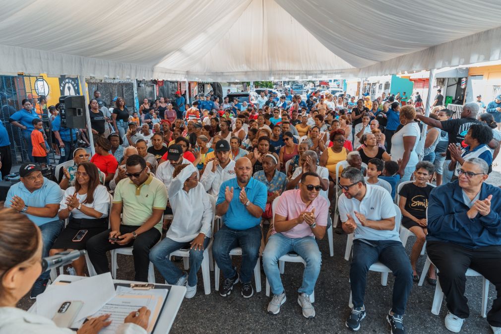Alrededor de mil personas recibieron consultas, medicamentos y raciones alimenticias.