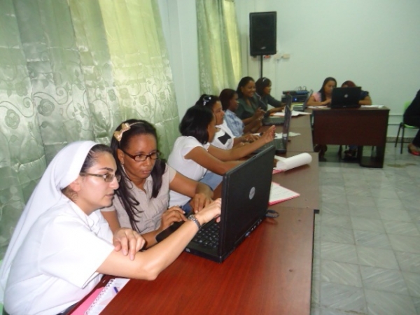 Alfabetizan docentes de Neiba en tecnología digital para la educación