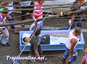 Protestan con cadaver de joven frente a cuartel policial en San Cristóbal