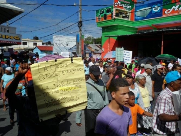 Munícipes de Arroyo al Medio y Las Gordas demanda arreglo de caminos vecinales: 