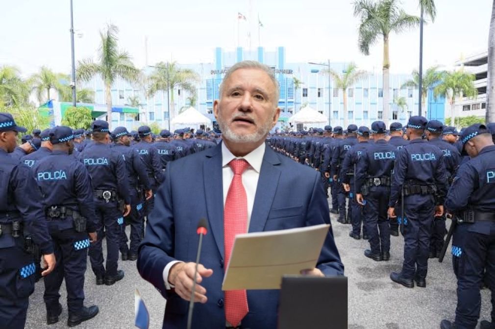 Propuso que el ingreso a la carrera policial solo pueda realizarse mediante una academia especializada.