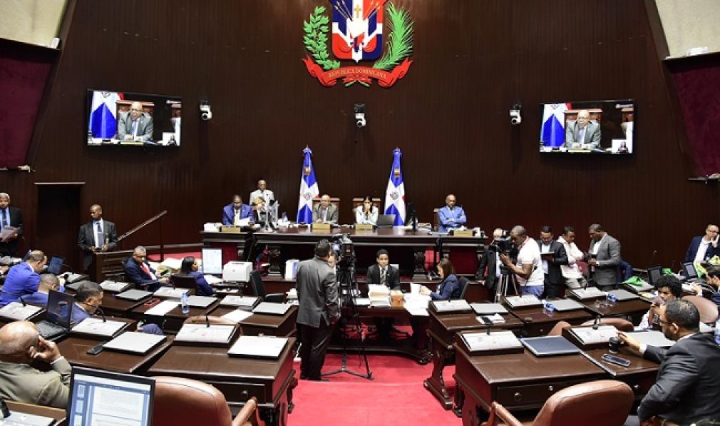 La comisión especial estará presidida por el presidente de la comisión de JCE y conformada por los voceros de las diferentes bancadas políticas que conforman la Cámara Baja.