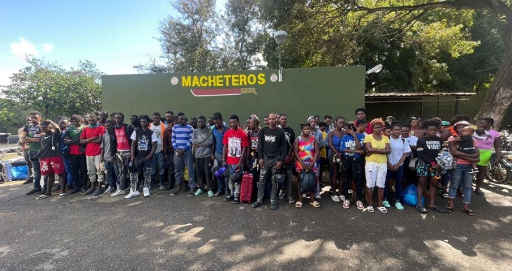 Entre los detenidos se encuentran 133 hombres y 95 mujeres.