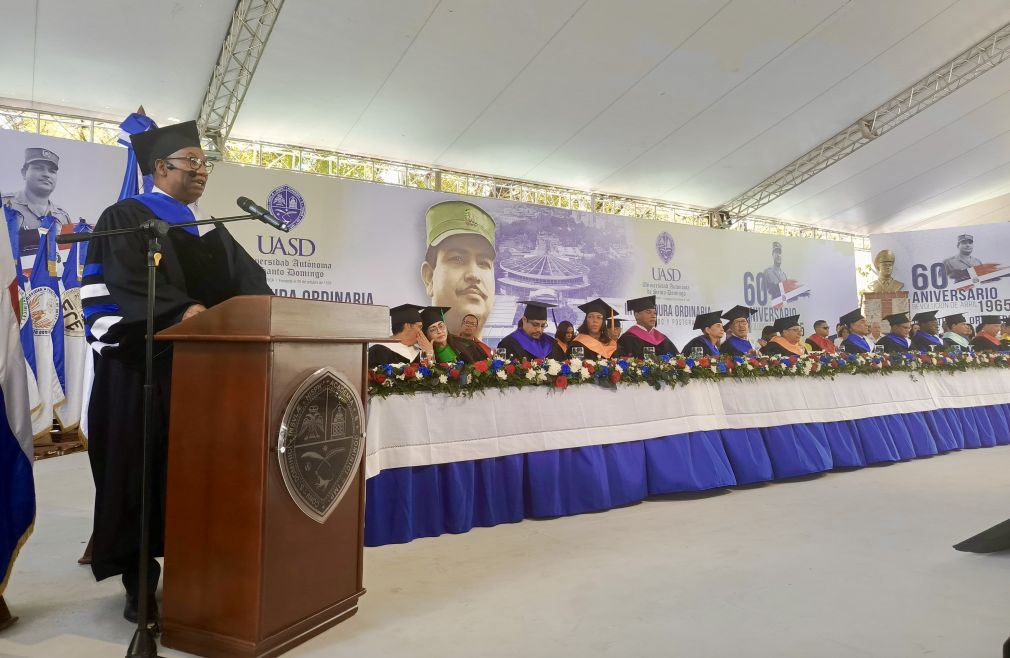El rector Editrudis Beltrán Crisóstomo anunció nuevas obras e implementación programas de estudios, basados en un enfoque por competencias.