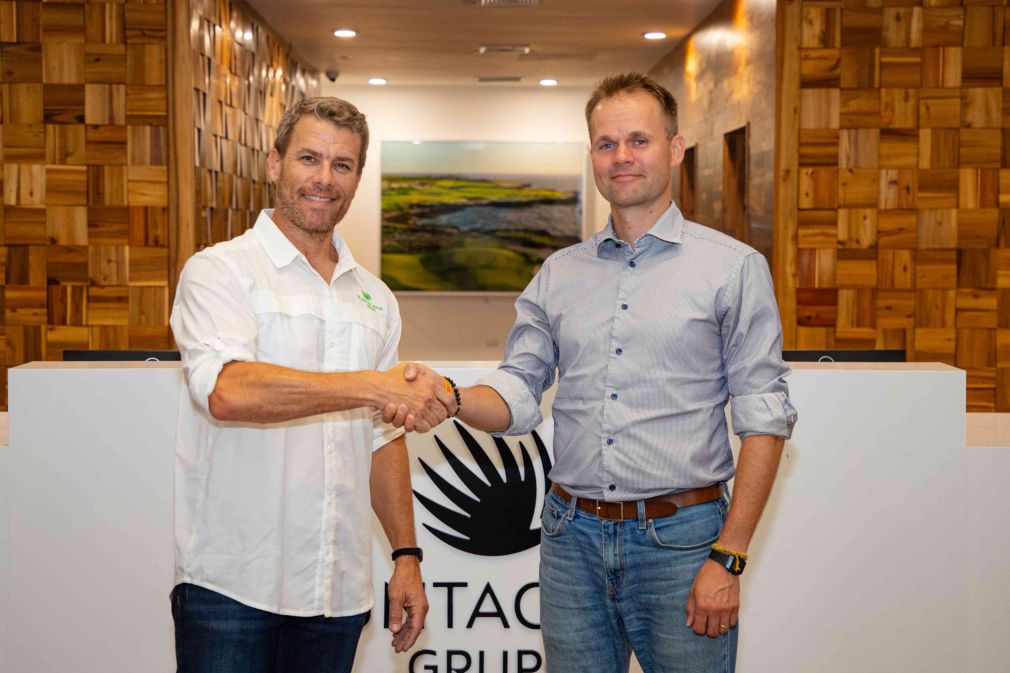 Jake Kheel, vicepresidente de la Fundación Puntacana y Heikki Heiskanen, Chief Operating Activist de Origin by Ocean.