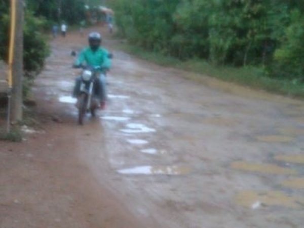 Denuncian mal estado de vía de acceso a centro de acopio lechero