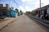 Empresa asfalta calles con cemento municipio Quisqueya 