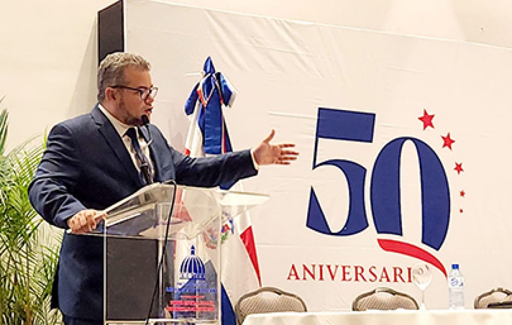 Hecmilio Galván en el seminario con motivo del 50 aniversario del FEDA.