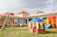 Los centros educativos están ubicados en San Isidro y en Los Frailes. Mientras que el Caipi está ubicado en El Majagual, Sabana Perdida.Los centros educativos están ubicados en San Isidro y en Los Frailes. Mientras que el Caipi está ubicado en El Majagual, Sabana Perdida.