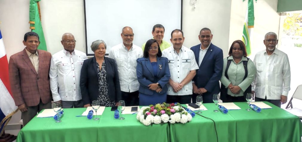 El Consejo Nacional de Cooperativas en su rueda de prensa con motivo de ser Octubre el Mes del Cooperativismo. Fue realizada en el Edificio Cooperativo del sector de Gascue.