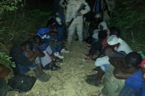 Detienen 100 haitianos indocumentados en Dajabón