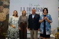 Gladialisa Peralta, gerente del Centro Cultural Banreservas Santiago; Karina Souffront, directora senior de Negocios Personales Banreservas Zona Norte; Manuel Tavárez Mirabal, presidente de la Fundación Hermanas Mirabal, y Minou Tavárez Mirabal, en la inauguración de la exposición “Un siglo: la dimensión artística de Minerva Mirabal”.