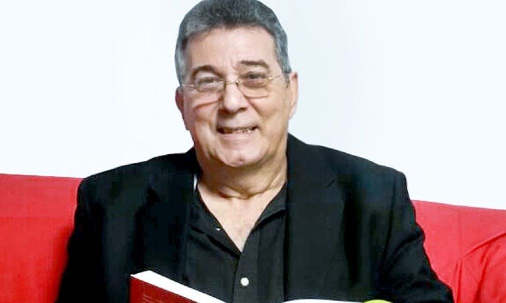 Ramón Saba, poeta y gestor cultural, cuya vida está en grave peligro por un cáncer avanzado en un riñón, el que le queda.