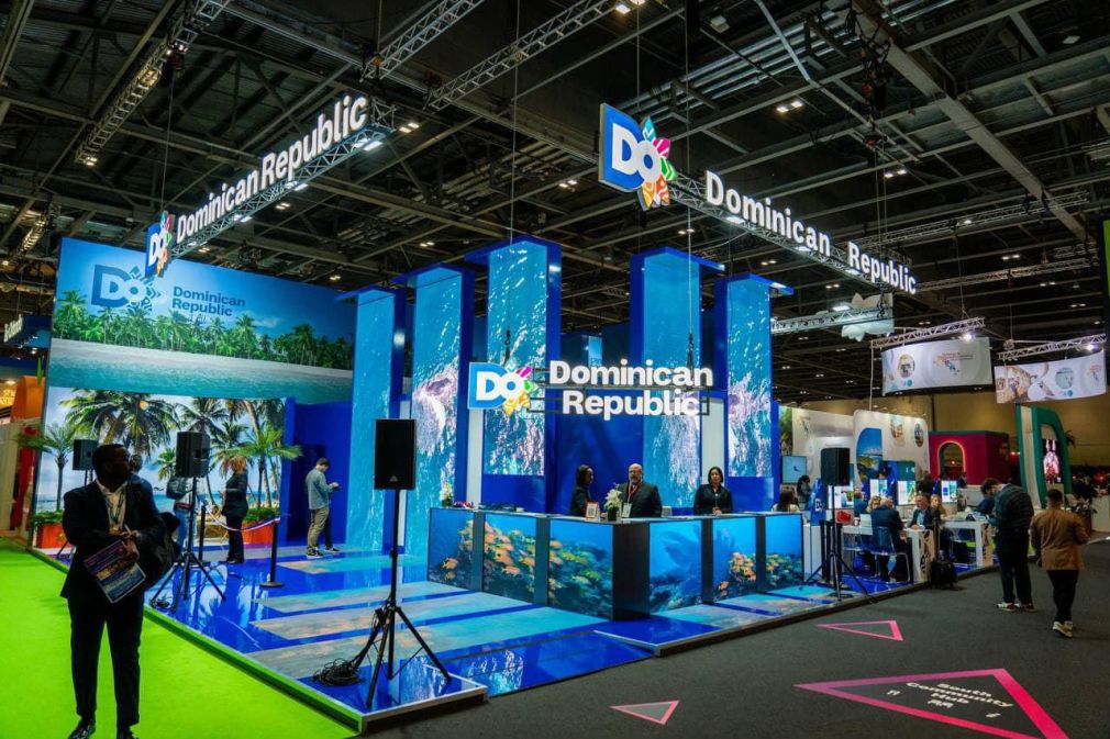 El Banco de Reservas promueve a RD en su stand en la feria de turismo.