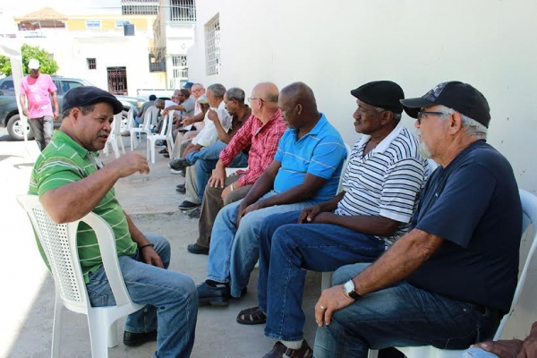 Choferes envejecientes y dirigentes del sector transporte claman al Presidente Medina: 