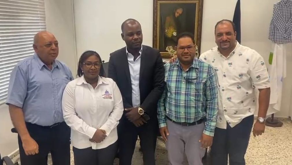 Autoridades dominicanas y haitianas se reúnen en Dajabón; Tratan tema de registro sanitario de productos vendidos en Mercado.