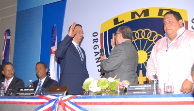 El Ministro de Interior y Policía, Monchy Fadul, juramenta a Johnny Jones para la extensión de un año más como Secretario General de la Liga Municipal Dominicana, LMD.
