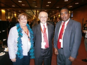 La viceministra Zoila González, el premio Nobel, Mario Molina, y Elías Gómez, coordinador del Programa de Ozono