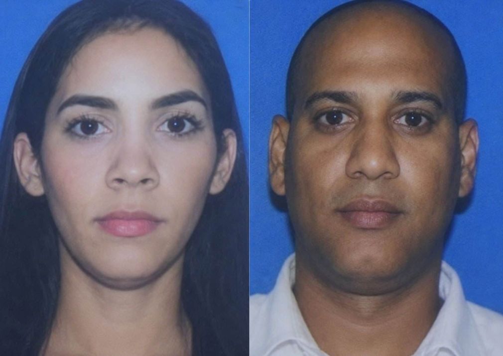 La mujer intentó refugiarse de un colmado (establecimiento comercial), pero no logró escapar de la agresión.