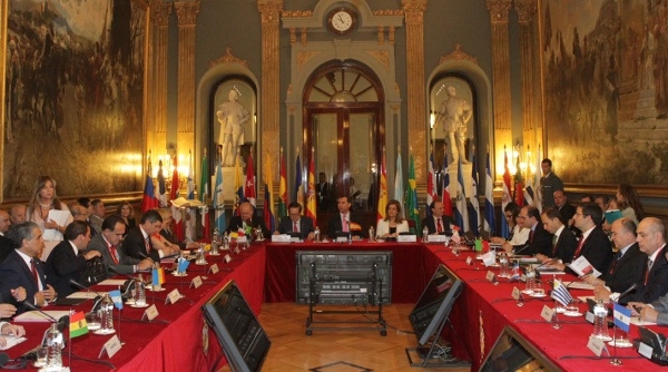 Ministros de Trabajo y Seguridad firman acuerdo para reducir desempleo juvenil