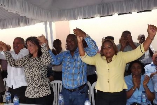 Perredeistas reciben aspirante alcaldía del PRD por La Victoria: