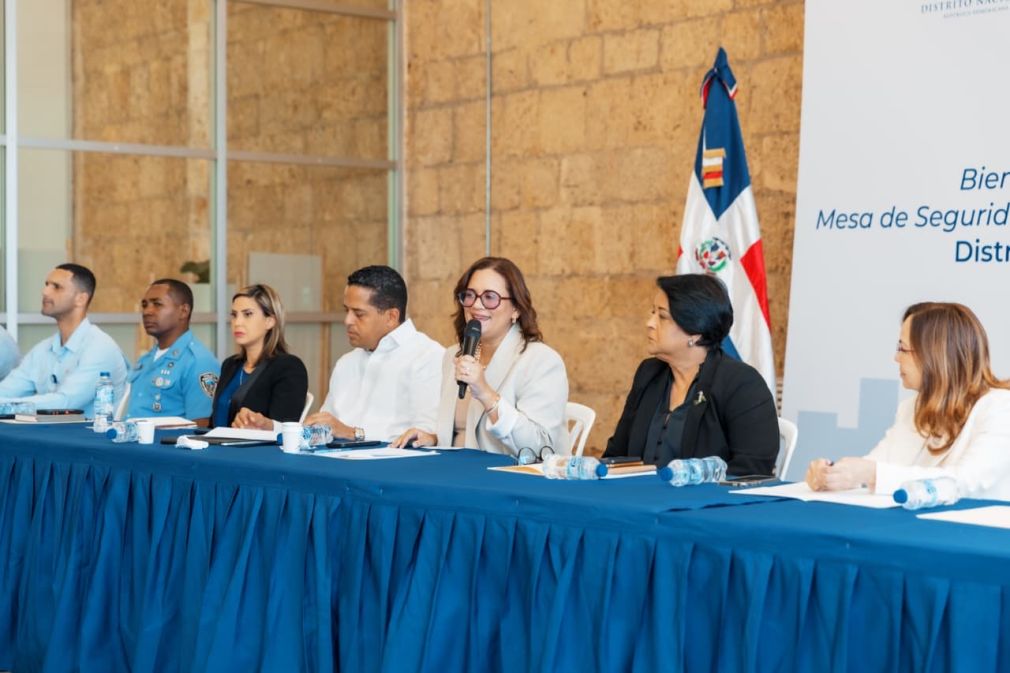 La Alcaldía del Distrito Nacional ha iluminado 27 de 40 sectores, como parte del programa Sectores Iluminados Más Seguros.
