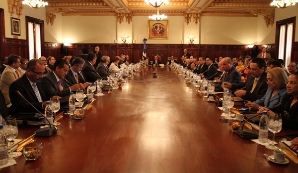 Consejo de ministros conocerá este lunes el presupuesto 2013