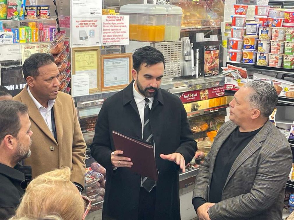 Zohran Mamdani recibe el respaldo de los bodegueros de Nueva York.