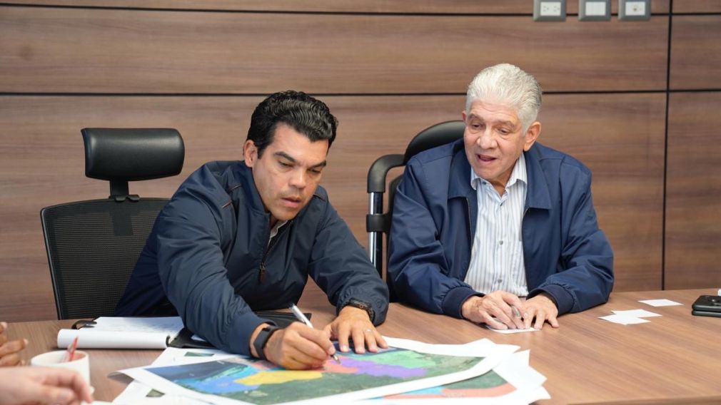 En el encuentro de planificación, que se llevó a cabo en la sede del Ministerio de Obras Públicas y Comunicaciones, ambos funcionarios estuvieron acompañados por sus respectivos equipos técnicos.