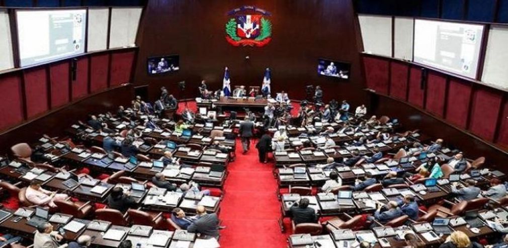 Diputados envían a Comisión proyecto de ley del Código Penal.