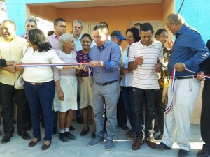 Gobernación de Ocoa entrega 10 casas a familias pobres de El Pinar: 