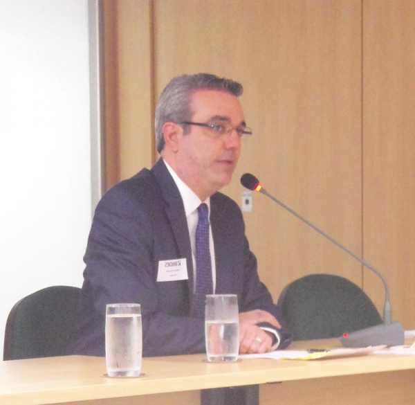 Luis Abinader.