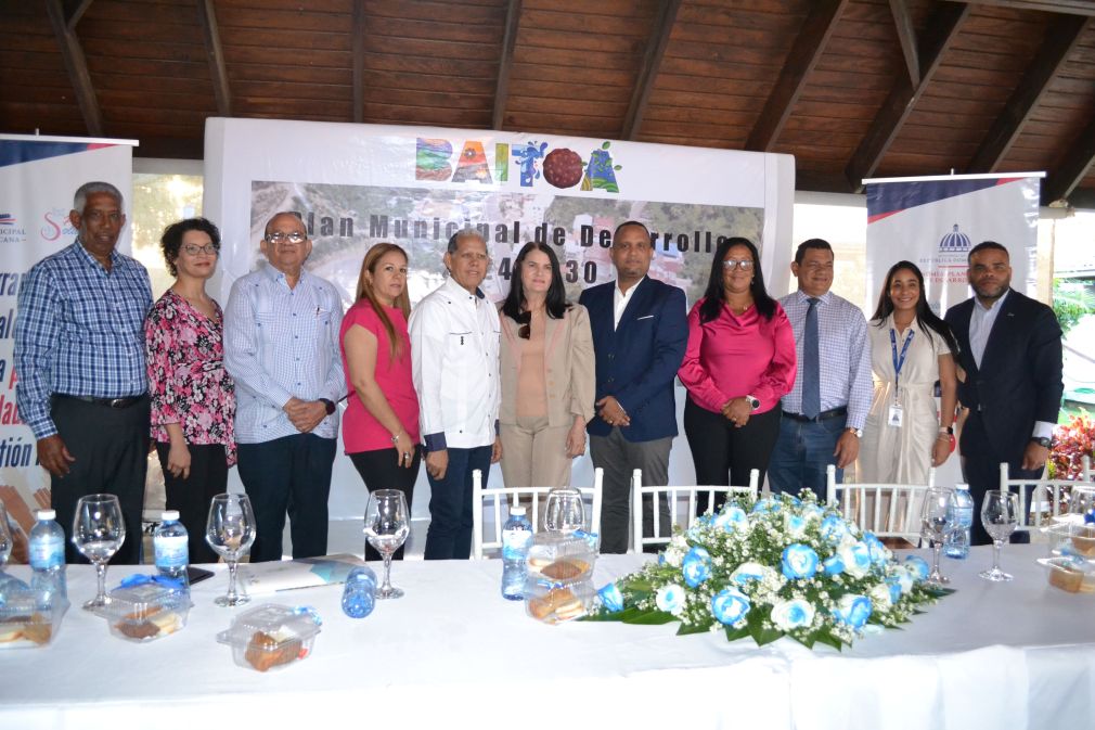 Baitoa presenta Plan Municipal de Desarrollo formulado mediante proceso participativo.