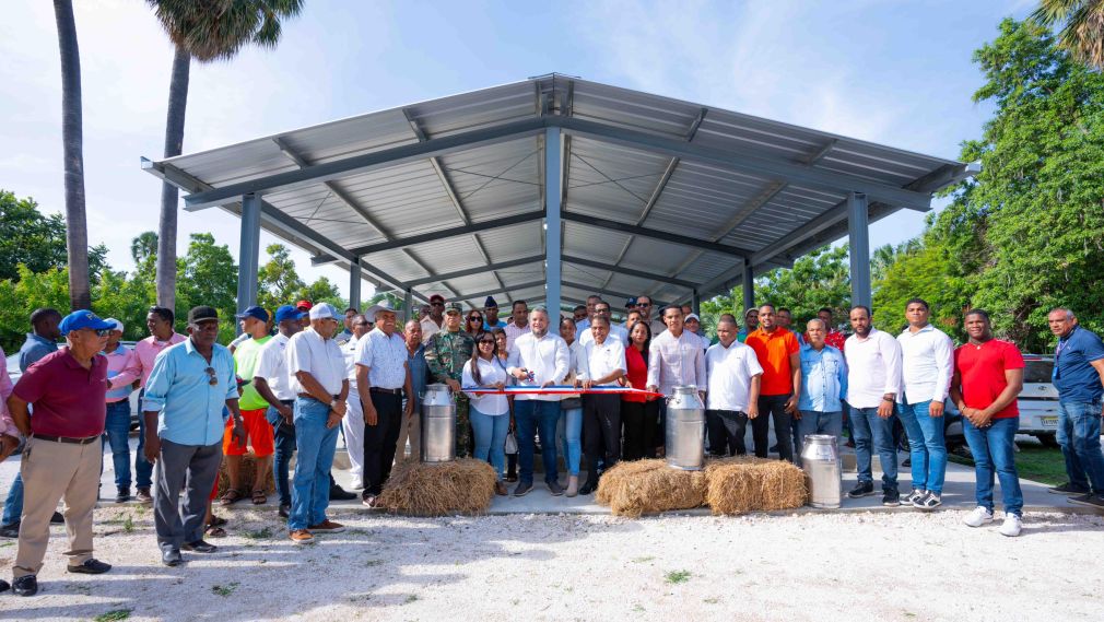 Además, se dejaron iniciados los trabajos de construcción de la verja perimetral del centro de acopio.