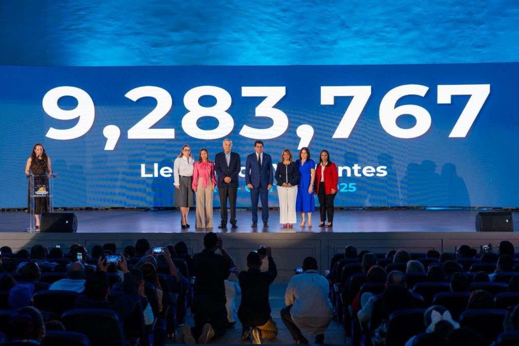 David Collado dijo que más 9,2 millones visitantes llegaron a RD hasta octubre, rompiendo otro récords.