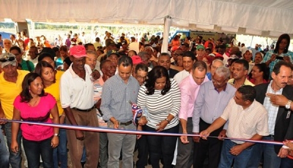 UERS inaugura segunda etapa Redes Eléctricas comunidad Libonao, Distrito Municipal Don López